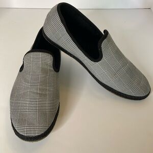 Express Slippers Shoes Mens Indoor Outdoor Black White Plaid Shoes Slippers